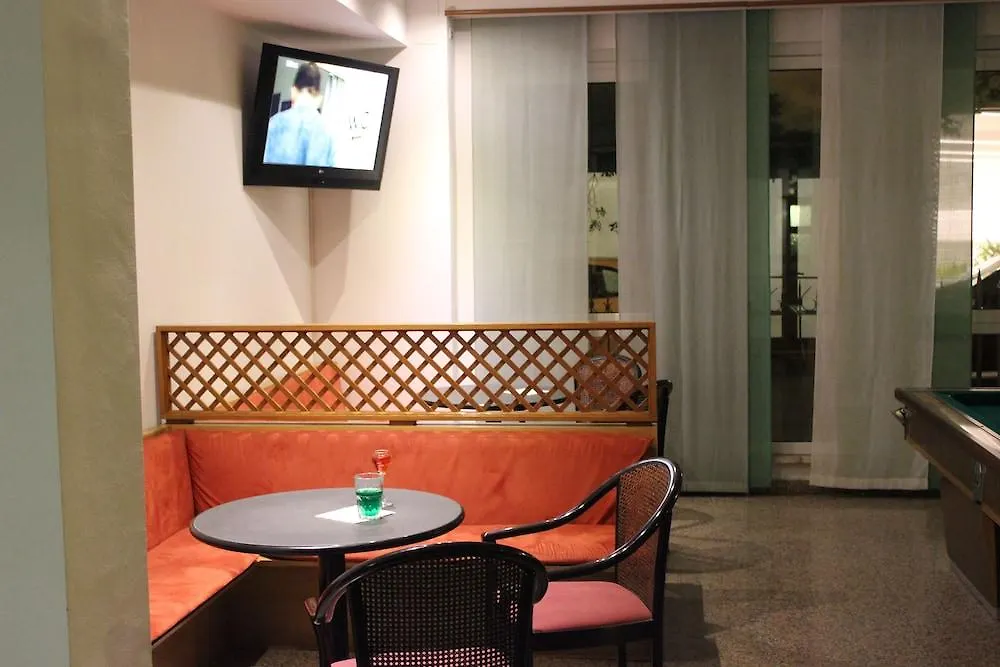 ***  Hotel La Torretta Bramante Римини Италия